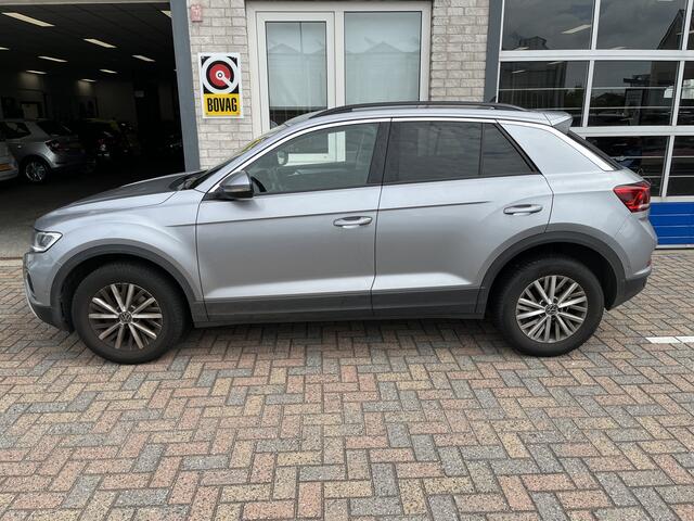 Volkswagen T-Roc 1.0 TSI Life Business / ADAPT. CRUISE/ LED/ 15" LMV/ DAB/ NAVI/ PARK. SENSOREN + CAMERA/ CLIMA/ STOEL VERWARM./ APP-CONNECT