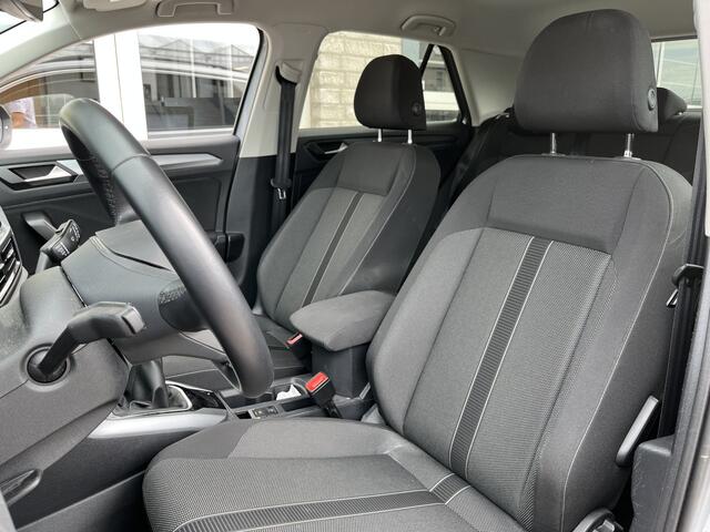 Volkswagen T-Roc 1.0 TSI Life Business / ADAPT. CRUISE/ LED/ 15" LMV/ DAB/ NAVI/ PARK. SENSOREN + CAMERA/ CLIMA/ STOEL VERWARM./ APP-CONNECT