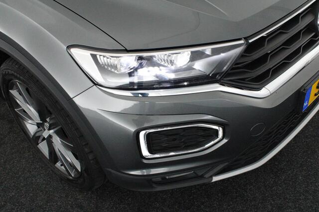 Volkswagen T-Roc 1.5 TSI 150pk DSG Sport Trekhaak Camera Led Virtual Cockpit Stoelverwarming Navigatie