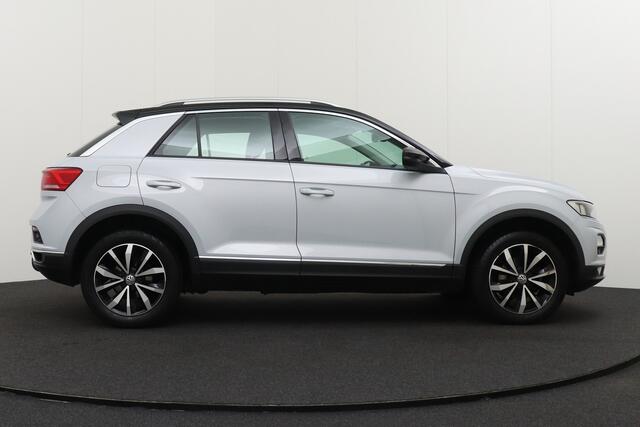 Volkswagen T-Roc 1.5 TSI Style+ Camera Climate Trekhaak Adapt.Cruise 17'LMV