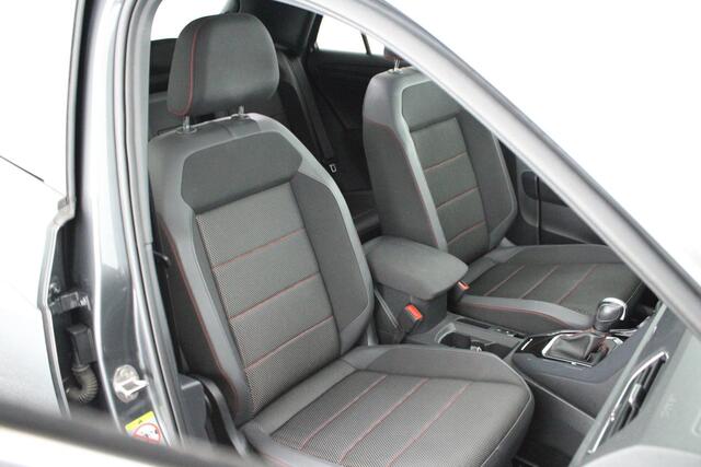Volkswagen T-Roc 1.5 TSI 150pk DSG R-Line Sport Keyless Led Virtual Cockpit Navigatie