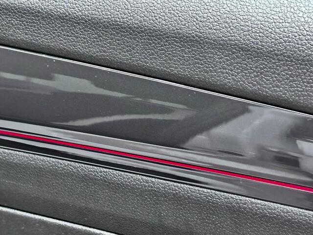 Volkswagen T-Roc 1.5i Sport / Trekhaak / Navi / CarPlay