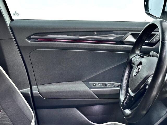Volkswagen T-Roc 1.5i Sport / Trekhaak / Navi / CarPlay