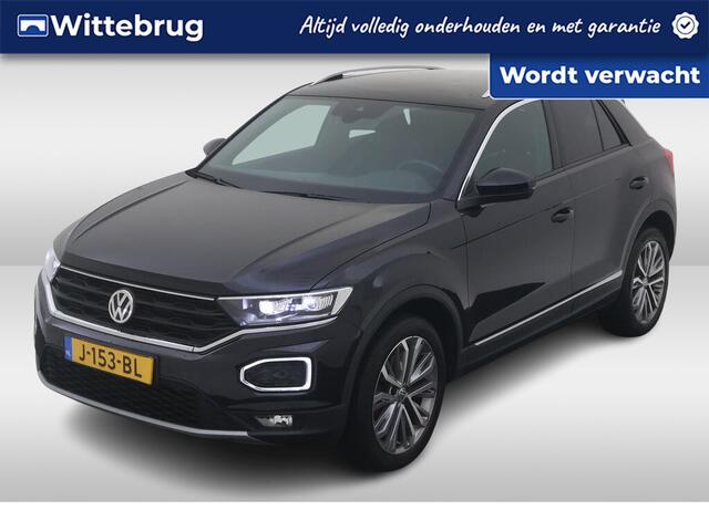 Volkswagen T-Roc 1.5 TSI Sport / AUTOMAAT/ CAMERA/ PARK. SENSOREN/ DIGITAL DASHBOARD/ LED/ GETINT GLAS/ NAVI/ CLIMA/ 18" LMV