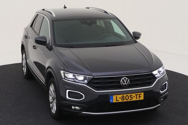 Volkswagen T-Roc 1.5 TSI Sport / Digitaal dashboard / Navigatie / Climate controle / Camera / Lichtmetaal 17 inch /