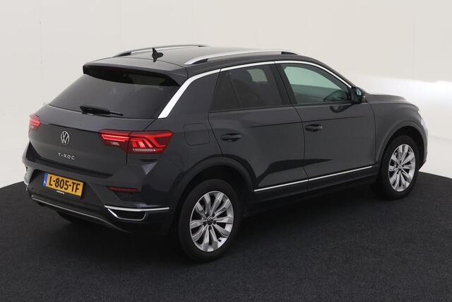 Volkswagen T-Roc 1.5 TSI Sport / Digitaal dashboard / Navigatie / Climate controle / Camera / Lichtmetaal 17 inch /