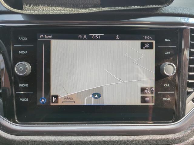 Volkswagen T-Roc 1.5 TSI Sport / Digitaal dashboard / Navigatie / Climate controle / Camera / Lichtmetaal 17 inch /