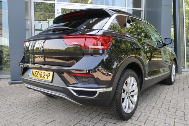 Volkswagen T-Roc 1.5 TSI 150PK, Trekhaak, Apple Carplay/ Android Auto, etc.
