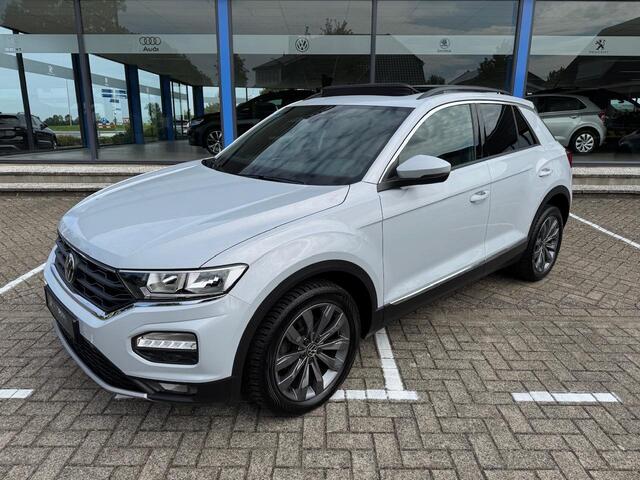 Volkswagen T-Roc 1.5 TSI Sport | DSG | Pano dak | Trekhaak | Navi