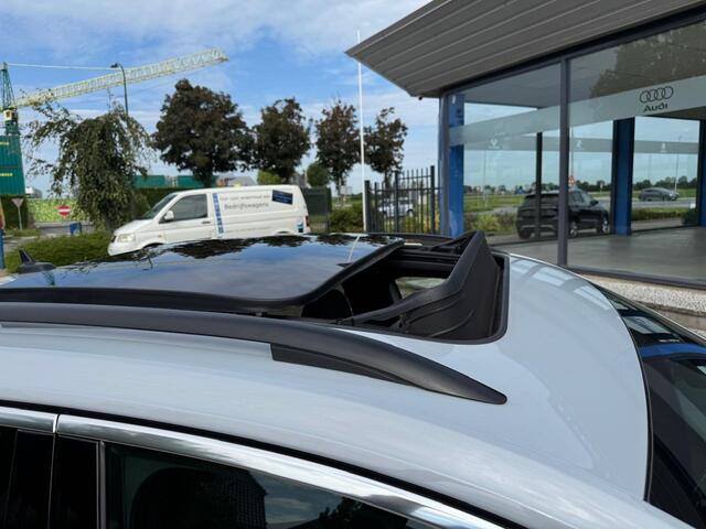 Volkswagen T-Roc 1.5 TSI Sport | DSG | Pano dak | Trekhaak | Navi