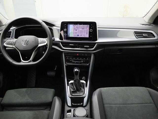 Volkswagen T-Roc 1.5 TSI 150pk DSG Style · Navigatie · App connect · Parkeersensoren