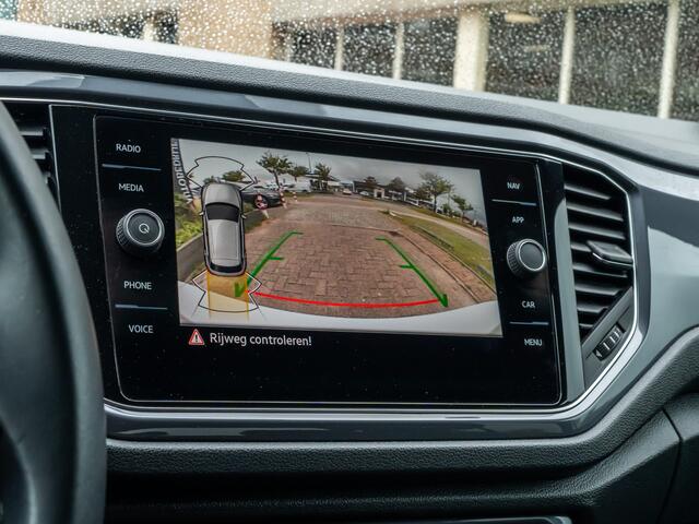 Volkswagen T-Roc 1.5 TSI Style Sport LED VIRTUAL DASH CAMERA 18 INCH TREKHAAK STOEL EN STUURVERW