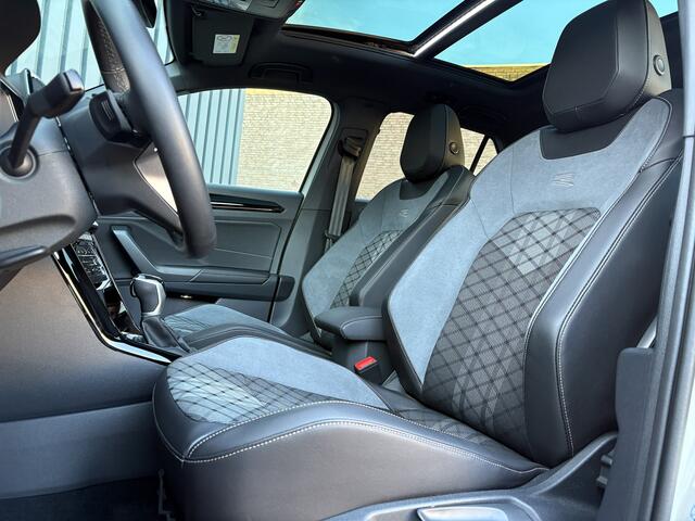 Volkswagen T-Roc 1.5 TSI R-Line Business | Panodak | Trekhaak | Elk. A-klep | Keyless | IQ Light | 19'' | Side Assist | Prijs Rijklaar!!
