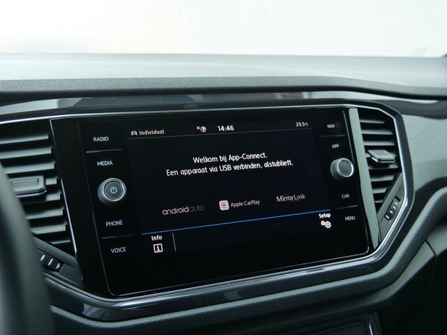 Volkswagen T-Roc 1.5 TSI Sport Business R 150 Pk Automaat Navi / DAB / Camera / Apple Carplay