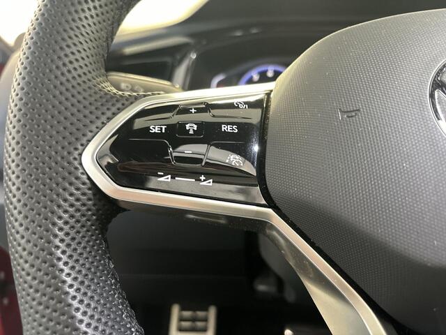 Volkswagen T-Roc 1.5 TSI 150pk DSG R-Line Business · Apple/Android Car Play · Camera · Panoramadak · Beats Audio · Matrix LED · 19'' Inch · Garantie t/m 30-03-2027 of 100.000km