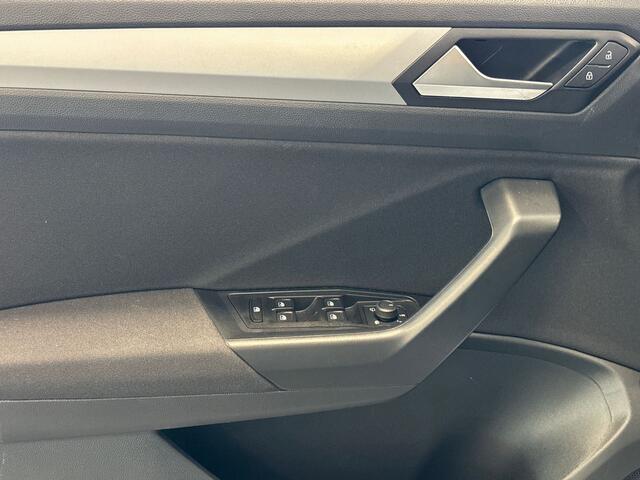 Volkswagen T-Roc 1.5 150pk TSI Life Edition Achteruitrijcamera 'Rear View' | Adaptive Cruise Control | Dodehoeksensoren