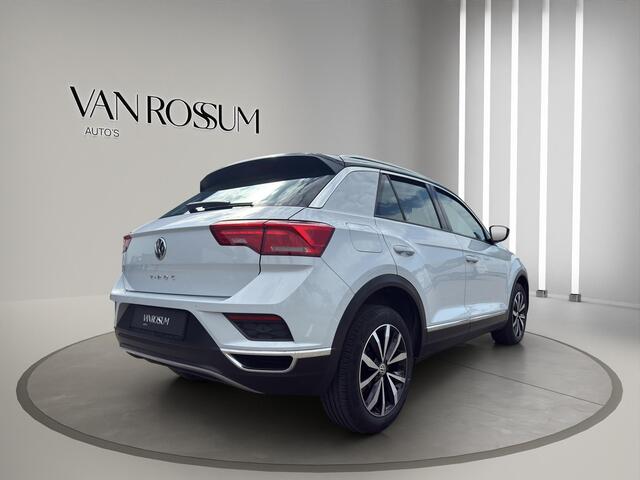 Volkswagen T-Roc 1.5 TSI Style DSG Navigatie | Two Tone | Parkeer V+A | Automaat | Elektrische Klep | App-Connect |