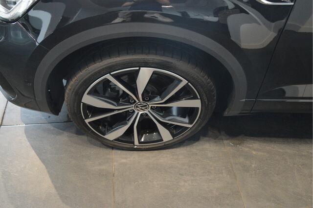 Volkswagen T-Roc 1.5 TSI 3X R-LINE navi pano camera led pdc 19 inch 150 pk !!