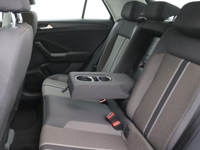 Volkswagen T-Roc 1.0 TSI Style 115PK Adaptieve Cruise Controle, Alarm, Clima, DAB+, App Connect, Navi, PDC voor en achter, 16" LM Velgen