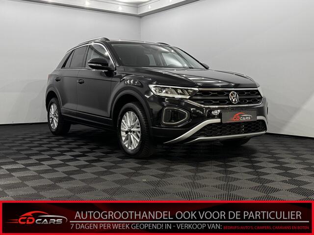 Volkswagen T-Roc 1.5 TSI Life Clima, Apple carplay, Parkeersensoren, Virtual desk, Winterpakket, Cruise control