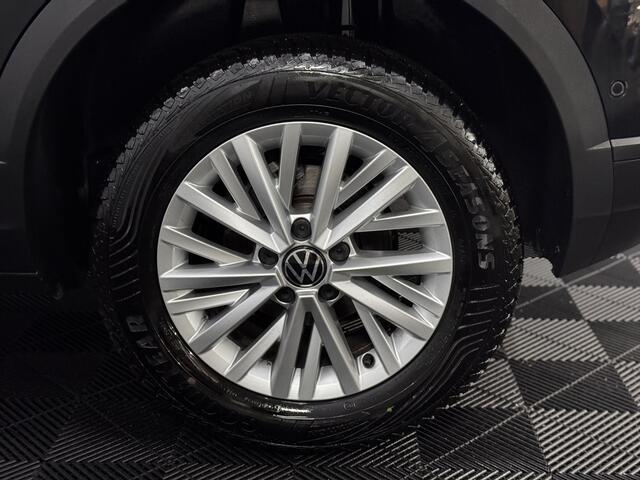 Volkswagen T-Roc 1.5 TSI Life Clima, Apple carplay, Parkeersensoren, Virtual desk, Winterpakket, Cruise control