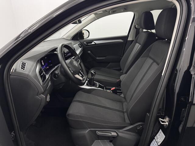 Volkswagen T-Roc 1.5 TSI Life Clima, Apple carplay, Parkeersensoren, Virtual desk, Winterpakket, Cruise control