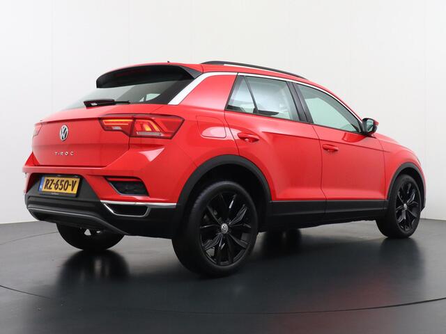 Volkswagen T-Roc 1.0 TSI Style 18inch/Ad Cruise/Carplay etc.