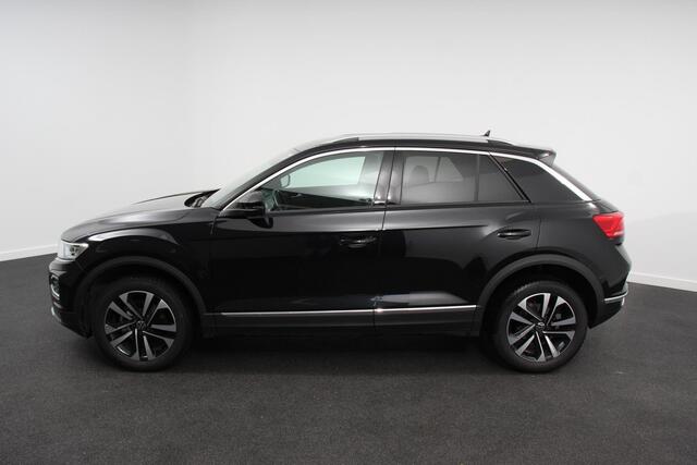 Volkswagen T-Roc 1.5 TSI Active | Navigatie | App Connect | Climate Control | Cruise control Adaptive | PDC VA | App | Winter Pack