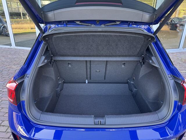 Volkswagen T-Roc 1.5 TSI R-Line | Keyless | Camera | Black Style