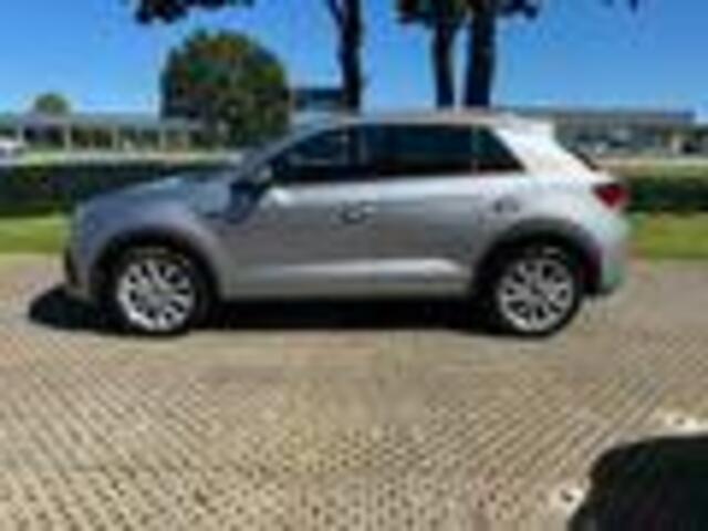 Volkswagen T-Roc 1.5 TSI R-Line Led Koplampen Camera ACC Nieuwe Auto