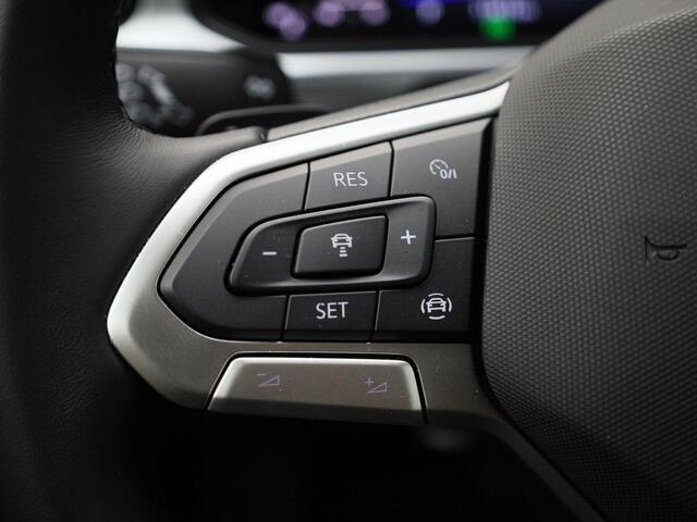 Volkswagen T-Roc 1.5TSI/150PK Life DSG · Navigatie · Apple/Android · Camera + Parkeersensoren · Garantie tot februari 2027