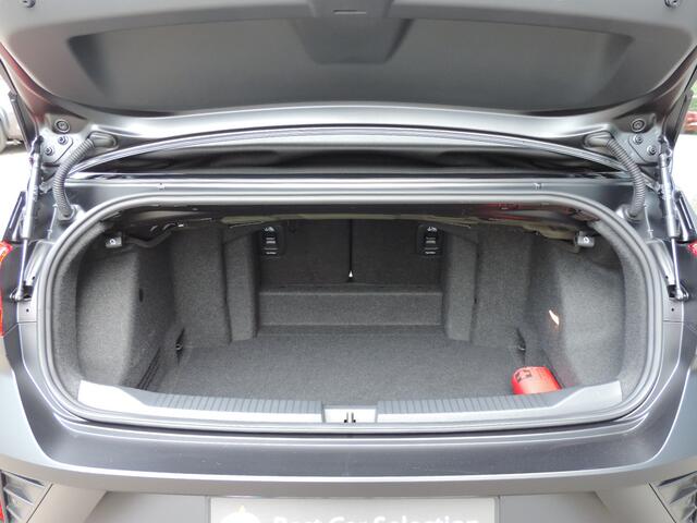 Volkswagen T-Roc Cabrio 1.5 TSI R-Line Edition Black - Leer | ACC | Nav | Stuur/stoelverw. | Camera | CarPlay | Afn. trekh.