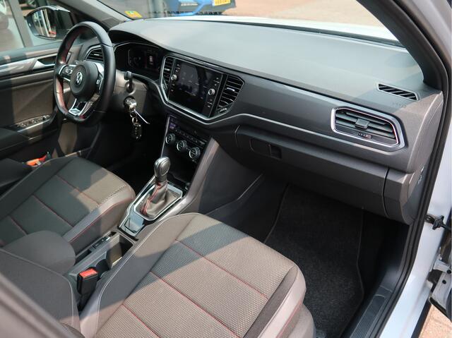 Volkswagen T-Roc 1.5 TSI Sport | Stoelverw | Carplay | Navi | Camera |