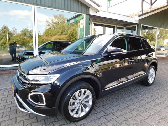 Volkswagen T-Roc 1.5TSI 150PK DSG STYLE!! All-in Prijs! Trekhaak!