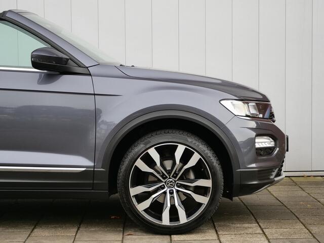 Volkswagen T-Roc Cabrio 1.0 TSI 110pk Style Navigatie / 19 Inch / Stoelverwarming / Trekhaak