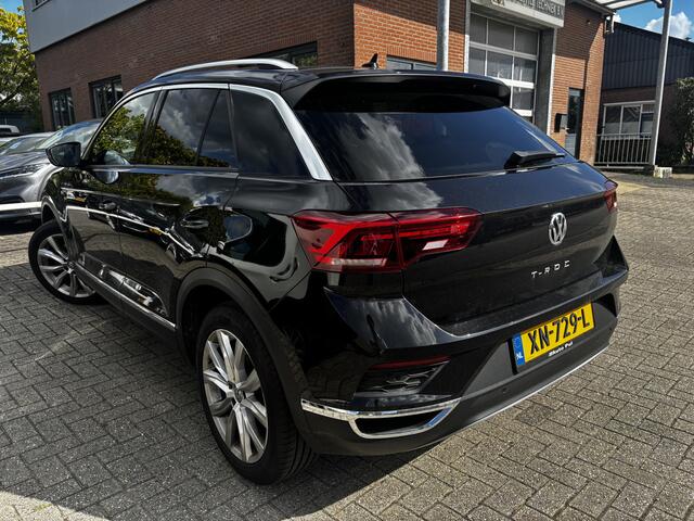 Volkswagen T-Roc 1.5 TSI Sport Sfeerverlichting Trekhaak Camera DSG automaat