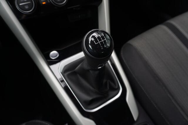 Volkswagen T-Roc Cabrio 1.0 TSI Style | CarPlay | Parkeersensor voor + achter | Stoelverwarming