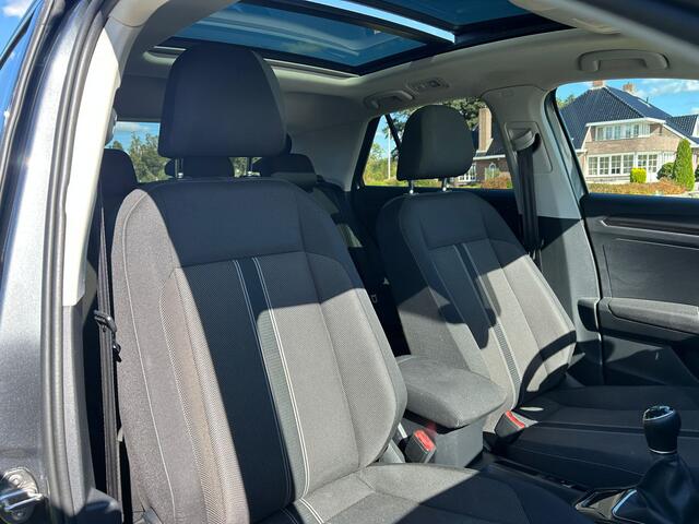 Volkswagen T-Roc 1.0 TSI Style Panoramadak / Led koplampen / Adaptive Cuise