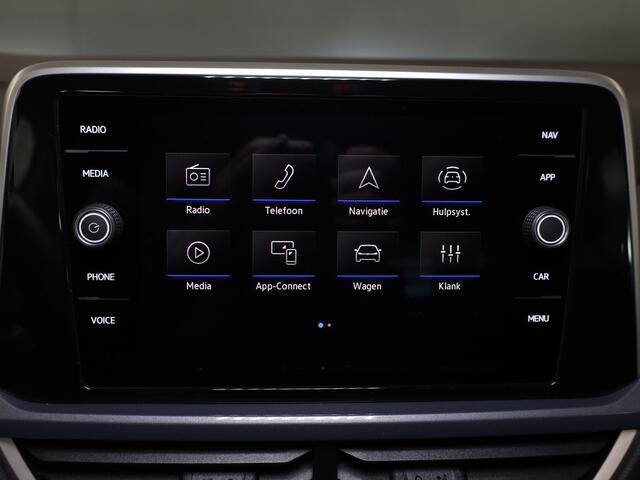 Volkswagen T-Roc 1.5 TSI Style 150 PK DSG | Trekhaak afneembaar | Navigatie | Stoel verwarming en massage | Alcantara |