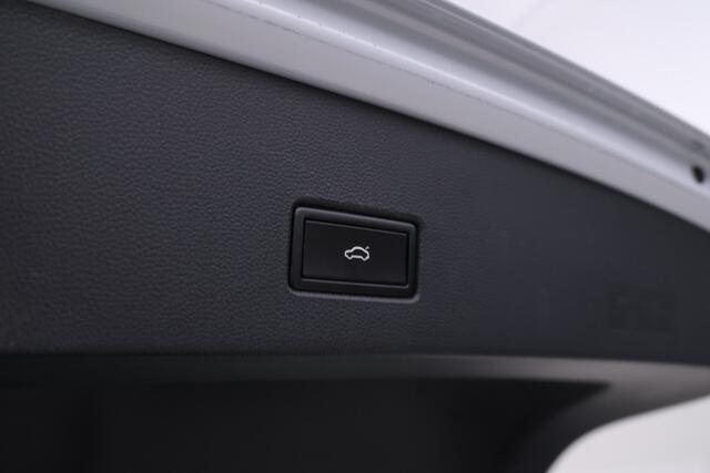 Volkswagen T-Roc 1.6 TDI Style Elektrische achterklep, apple carplay, climate,