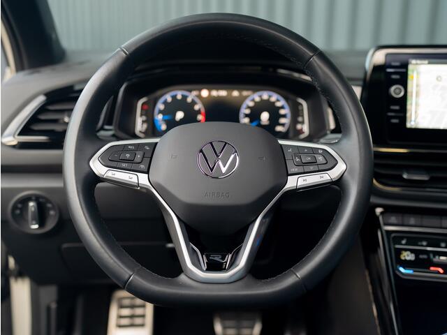 Volkswagen T-Roc 1.5 TSI R-Line Business | Panodak | Beats | Keyless | Trekhaak | IQ Light | Side Assist | Prijs Rijklaar!!
