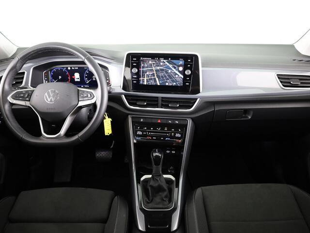 Volkswagen T-Roc 1.5 TSI Style 150 PK DSG | Trekhaak afneembaar | Navigatie | Stoel verwarming en massage | Alcantara |