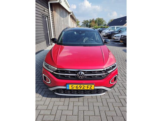 Volkswagen T-Roc 1.5 TSI 150pk DSG Style Navigatie Black Style Adaptive Cruise
