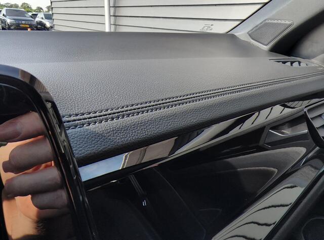 Volkswagen T-Roc 1.5 TSI 150pk DSG Style Navigatie Black Style Adaptive Cruise