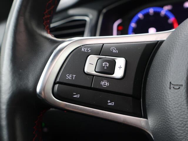 Volkswagen T-Roc 1.5 TSI Sport Business R | 150 PK | Automaat | Panoramadak | Achteruitrijcamera | R Line |