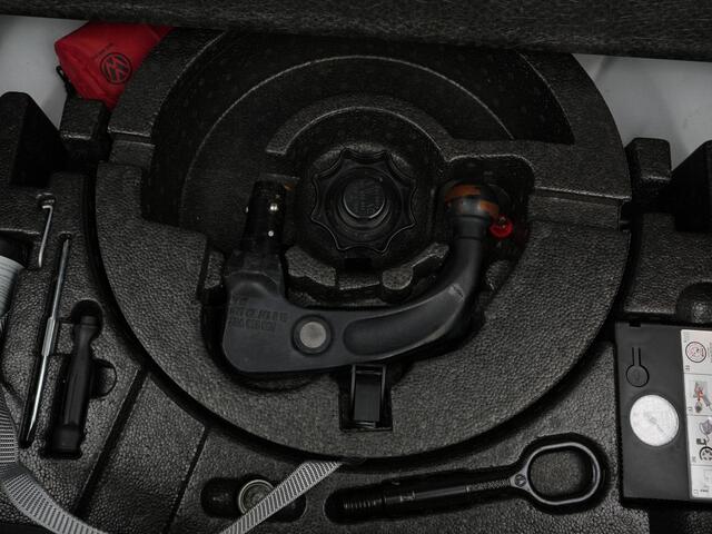 Volkswagen T-Roc 1.5 TSI 150 pk DSG Sport Business R / R-Line | Panoramadak | Trekhaak | Stuur-/stoelverwarming | Achteruitrijcamera