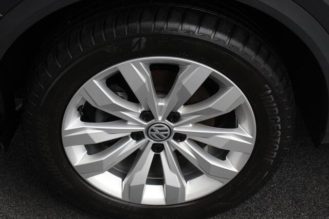 Volkswagen T-Roc 1.5 TSI 150pk DSG Sport Team Navigatie Apple Carplay/Android Auto Camera Electrische achterklep Climate Control Led Lichtmetalen Velgen