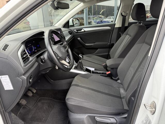 Volkswagen T-Roc 1.0 TSi 110 Pk Life Business | Carplay | Parkeersensoren | Stoel Verwarming | Leder Stuur | Climate Control | Digitaal Dashboard | LED | 16 Inch | 73.415 Km