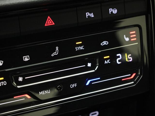 Volkswagen T-Roc 1.5TSI/150PK R-Line DSG · Apple/Android Car Play · Camera · Trekhaak · Navigatie · Massagefunctie · Stoelverwarming · Garantie tot februari 2027