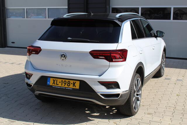 Volkswagen T-Roc 1.5 TSI 150Pk Sport | 1 eigenaar | Virtual Cockpit | Dealer onderhouden | 19 inch